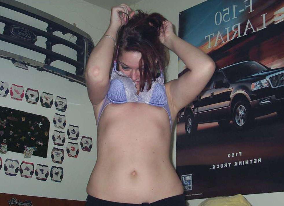 16P Pictures of a horny GF sucking a big fat dick