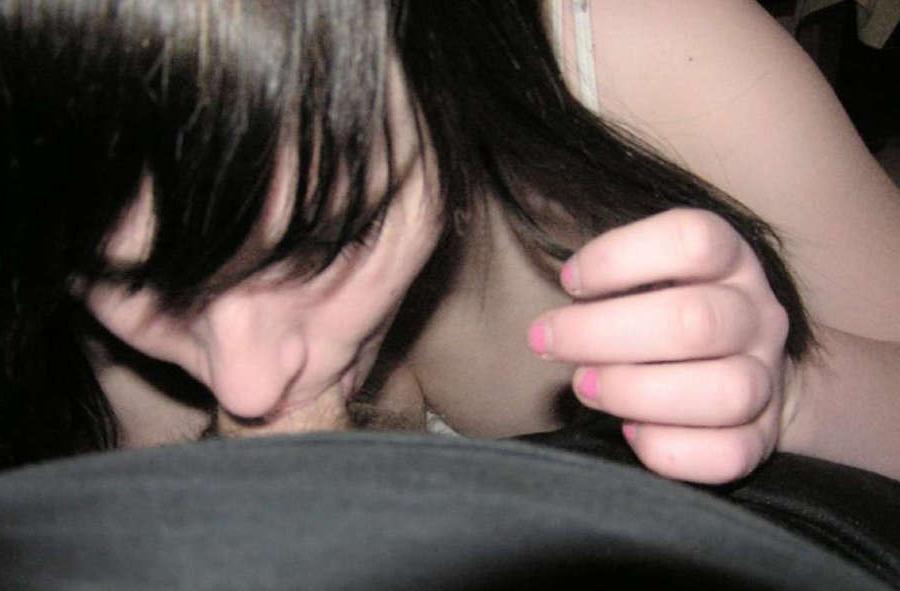 16P Photos of amateur girls who love sucking stiff cocks