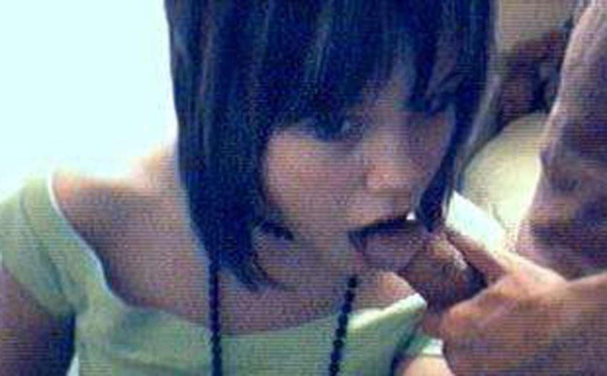 16P Photo set of various babes giving hot blowjobs