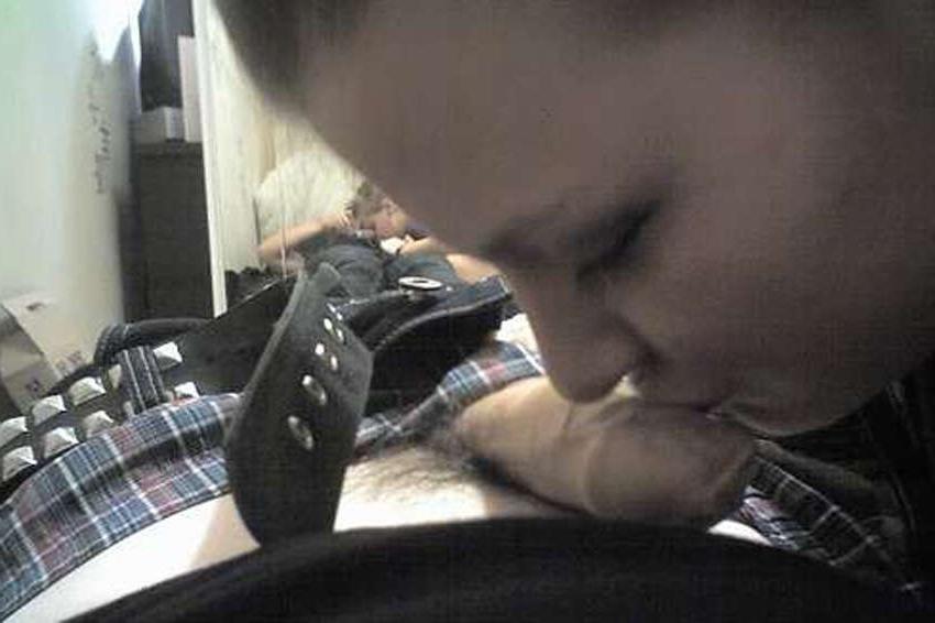 16P Photo set of various babes giving hot blowjobs