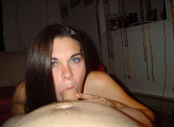 16P Pictures of a blue-eyed GF giving an awesome blowjob
