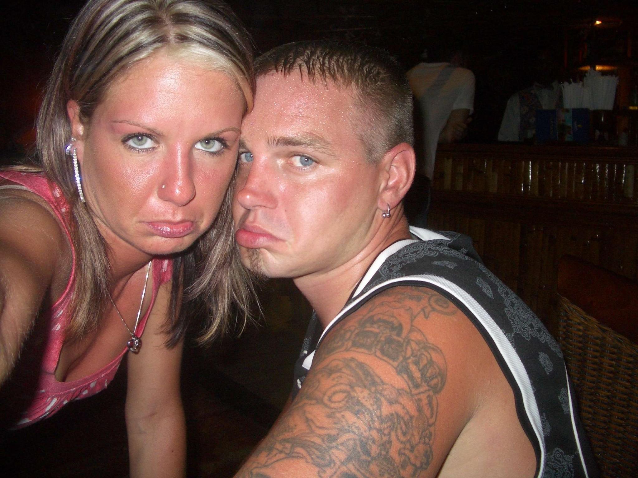 18P A sunburned British couple in a hardcore fuck and suck session in bed while on v