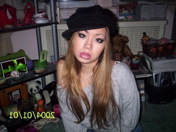 15P Hot Asian babe in various naughty poses and in a hardcore session sucking and fu