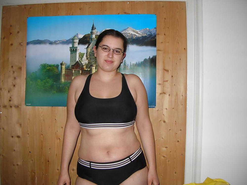 25P CHUBBY AMATEUR BITCH