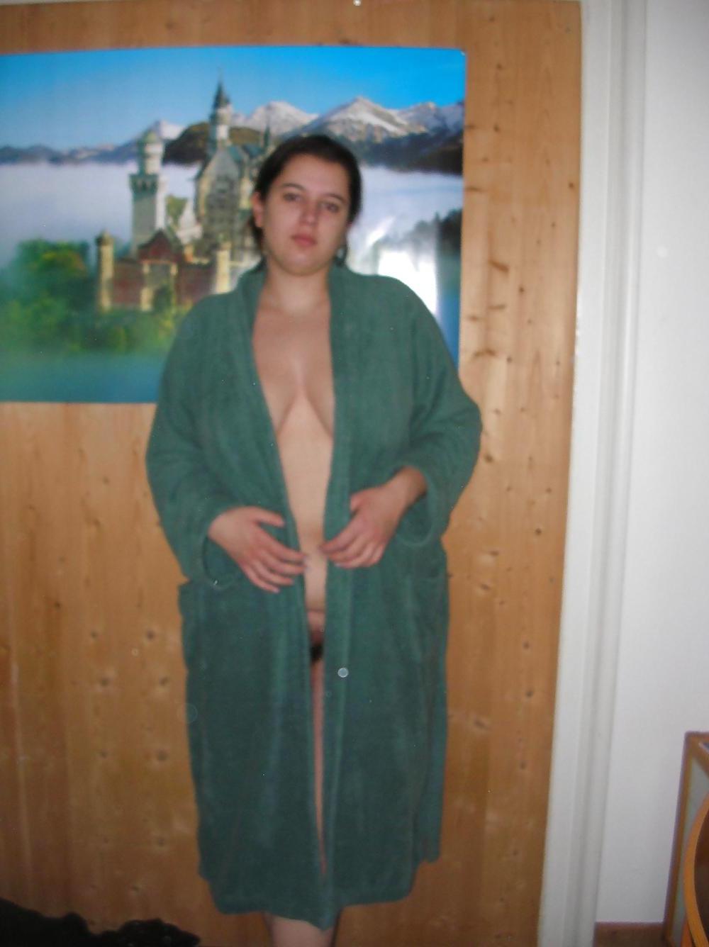 25P CHUBBY AMATEUR BITCH