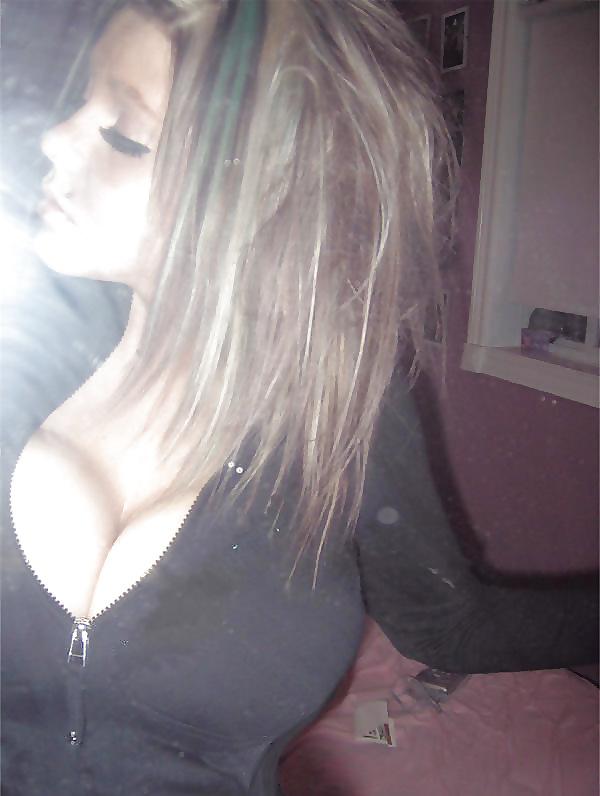 25P Amatrice habillees et sexy 06