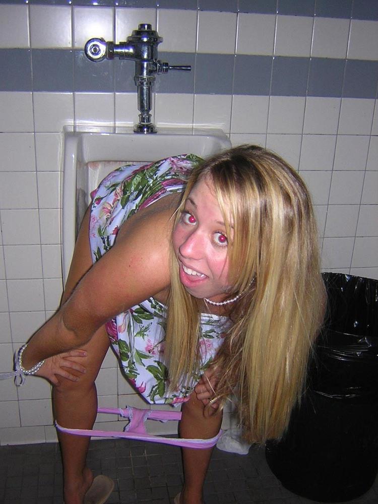 20P Amateur drunk teens peeing