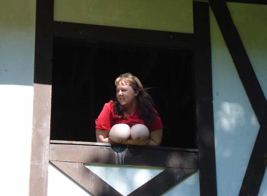 15P Real amateur bbw girl being naughty on camera