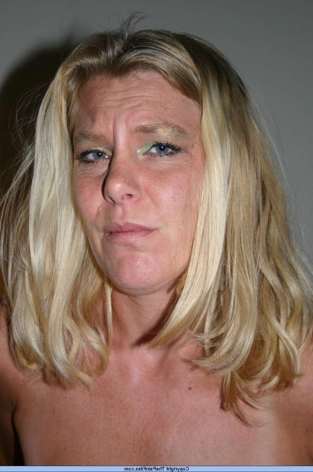 16P Mature amateur slavegirls tit torments and bondage