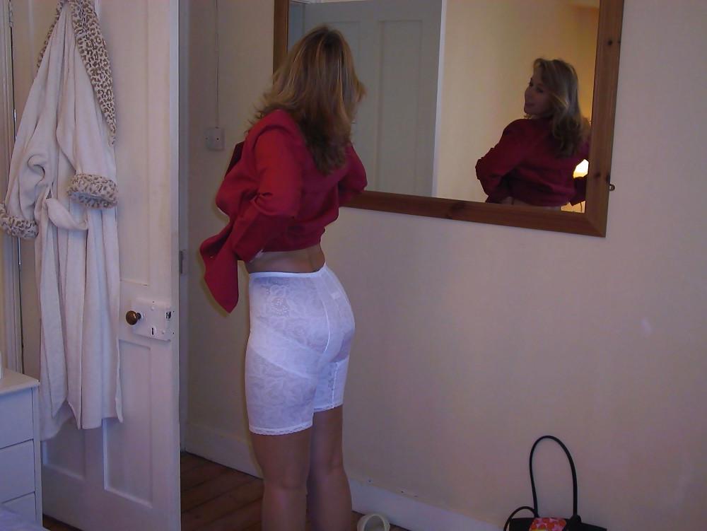 25P UK Amateur  Girdle Milf 2