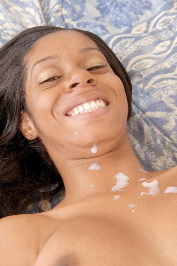10P Sexy black girl gives a blowjob and takes a cumshot