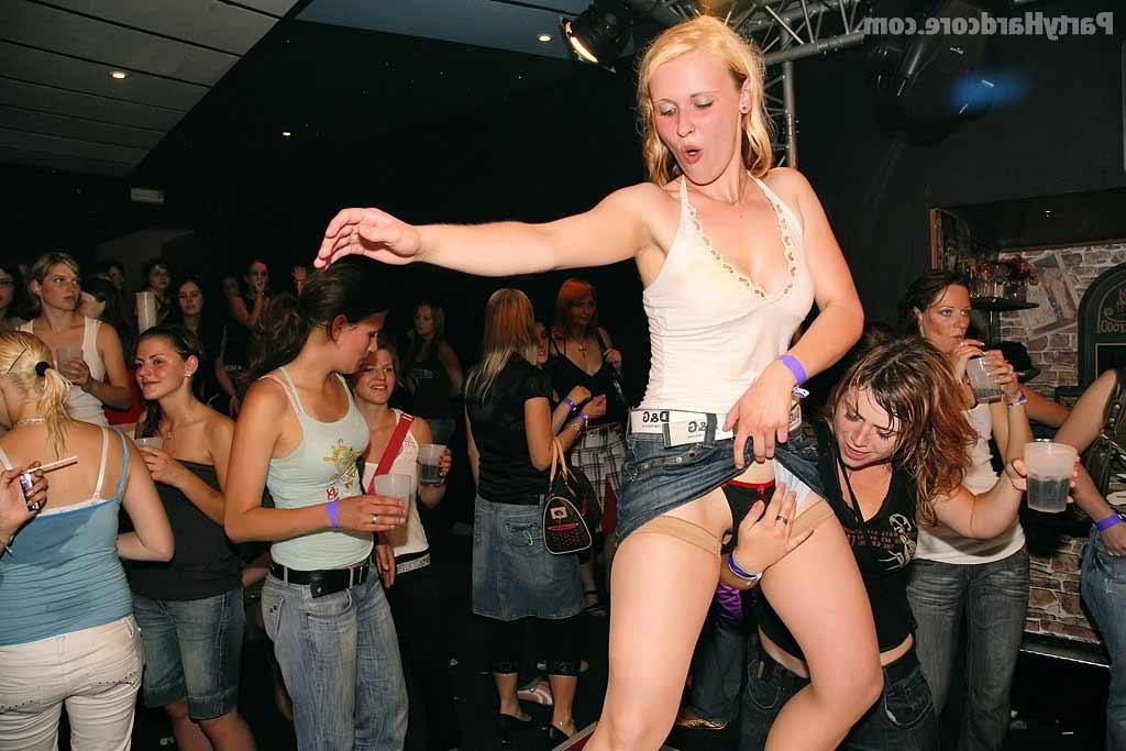 15P Drunk amateur chicks sucking cocks at hardcore party sex