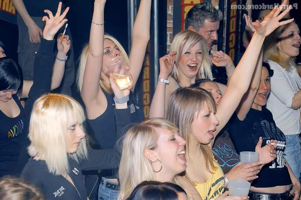 16P A crazy party with blowjobs and much more