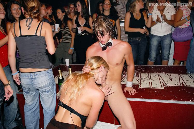 16P Blowjobs in sex party with hot amateur babes