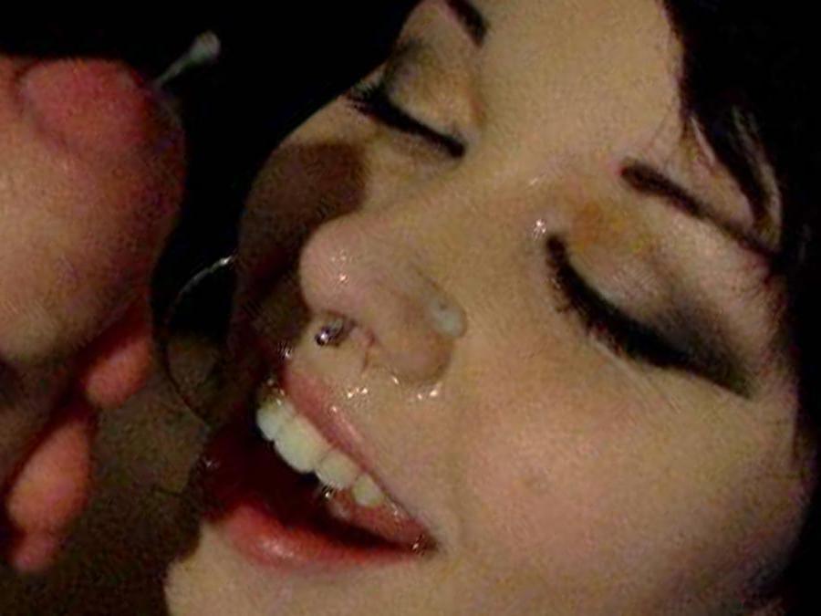 15P Real amateur girlfriends taking facials