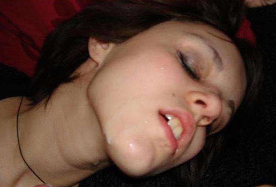 15P Real amateur girlfriends taking facials