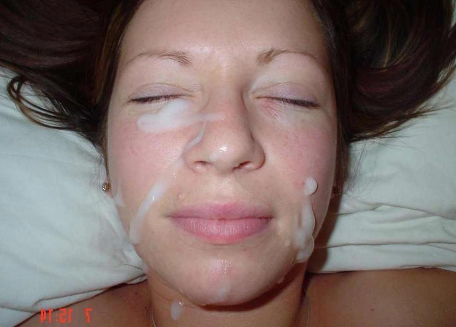 15P Real amateur girlfriends taking facials