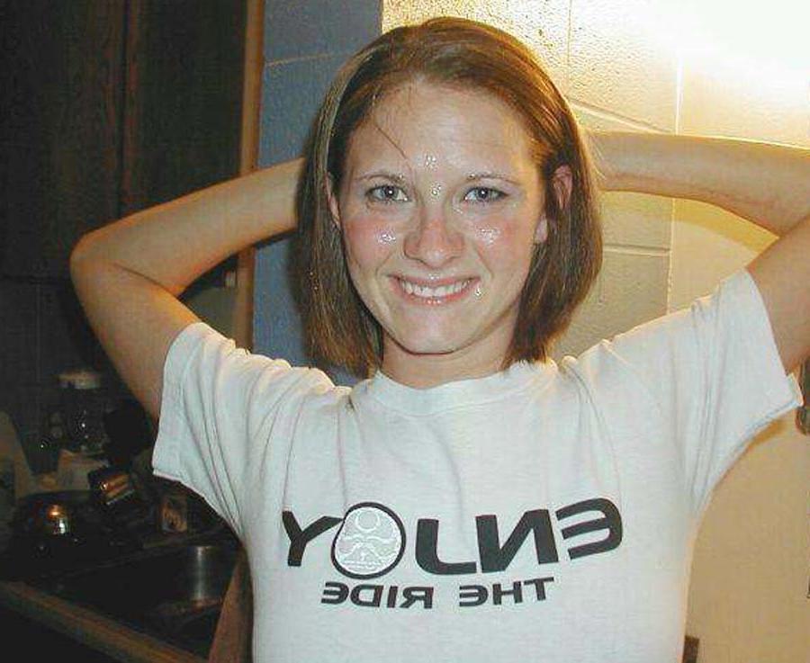 15P Real amateur girlfriends taking facials