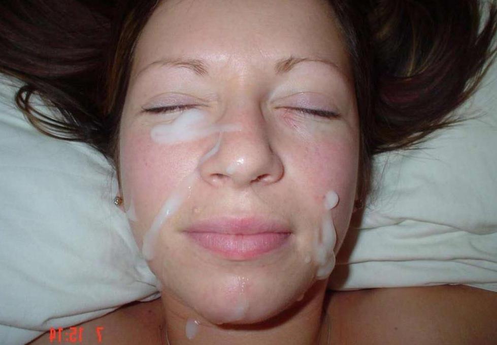 15P Real amateur girlfriends taking messy facials