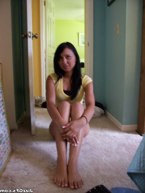 17P Cute latina teen giving amateur blowjob and facial cumshot