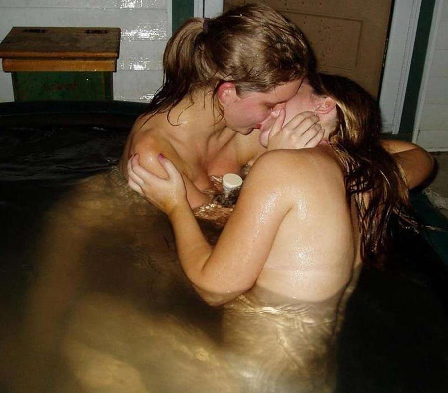 15P Really drunk amateur girlfriends going wild