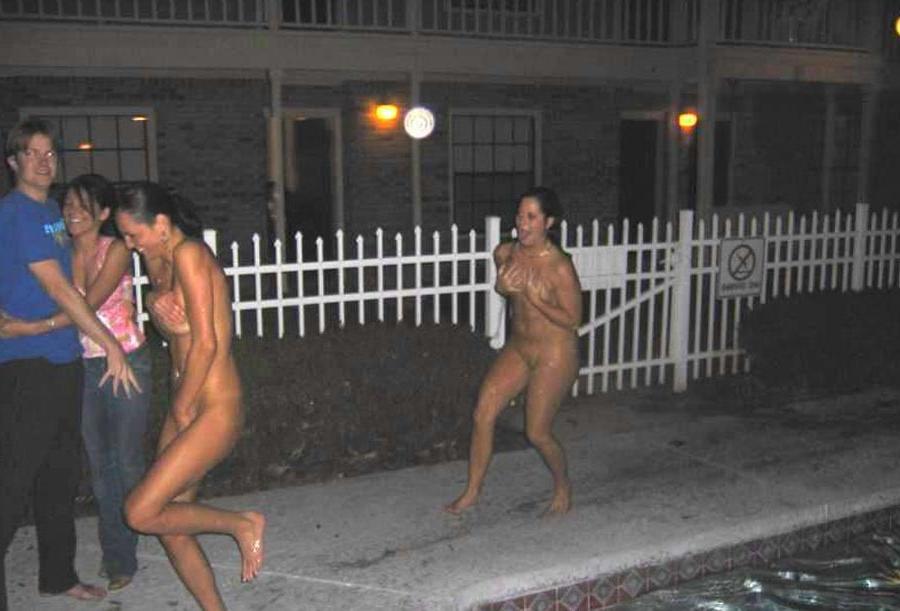 15P Really drunk amateur girlfriends going wild