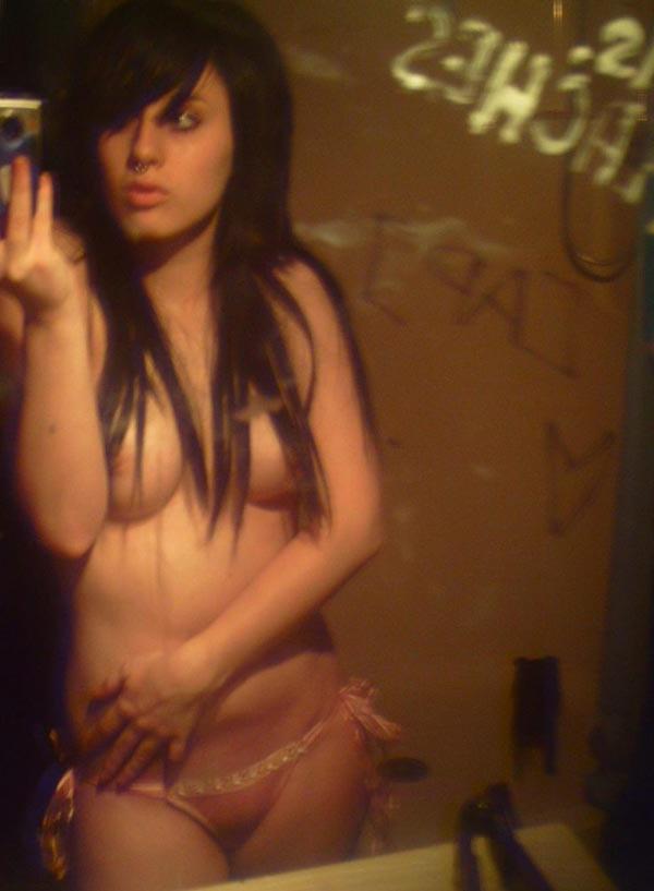 15P Amateur emo girls showing off naked