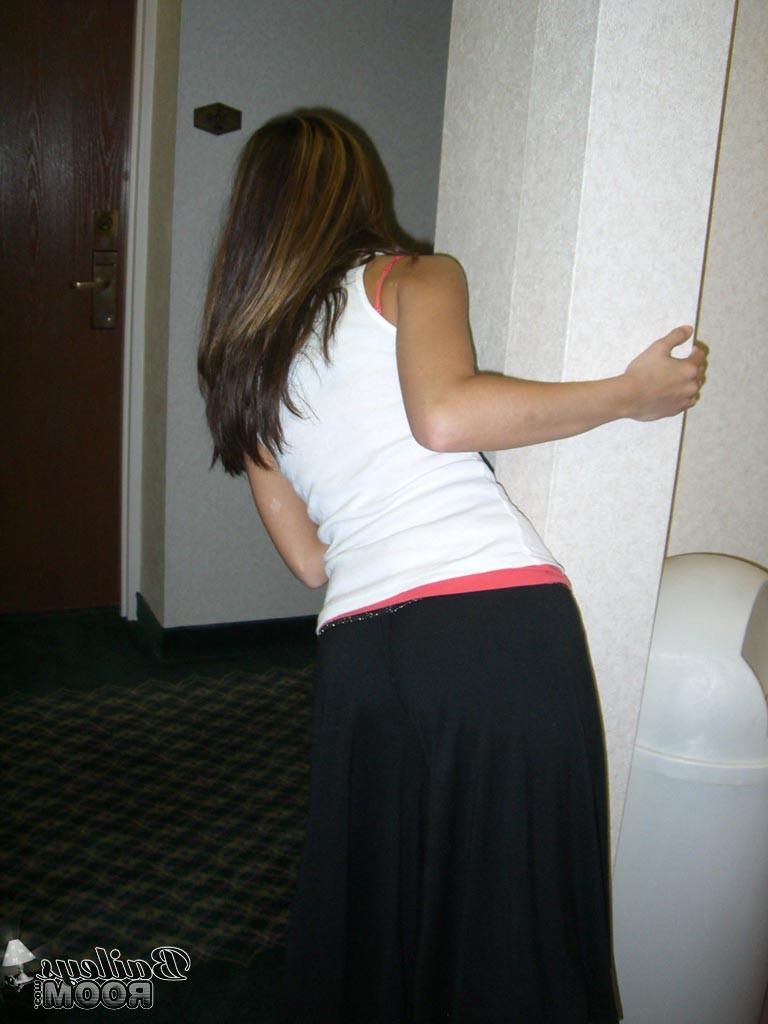 16P Real amateur teen girl flashing