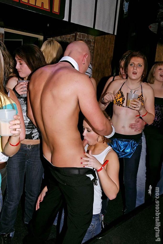 16P Amateur party with bitches fucking in group