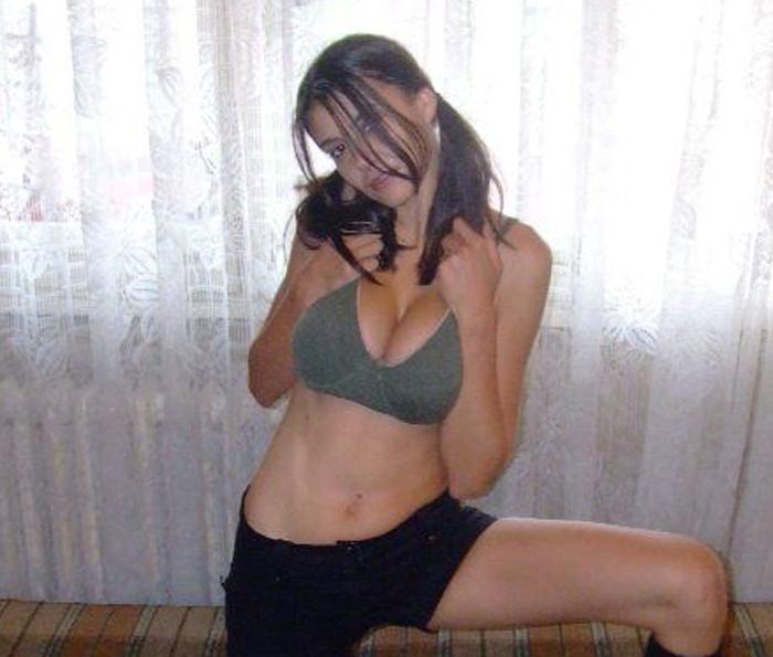 15P Amateur babe with big tits