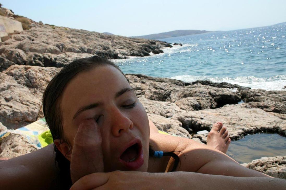 20P Amateur wife full blowjob on the beach