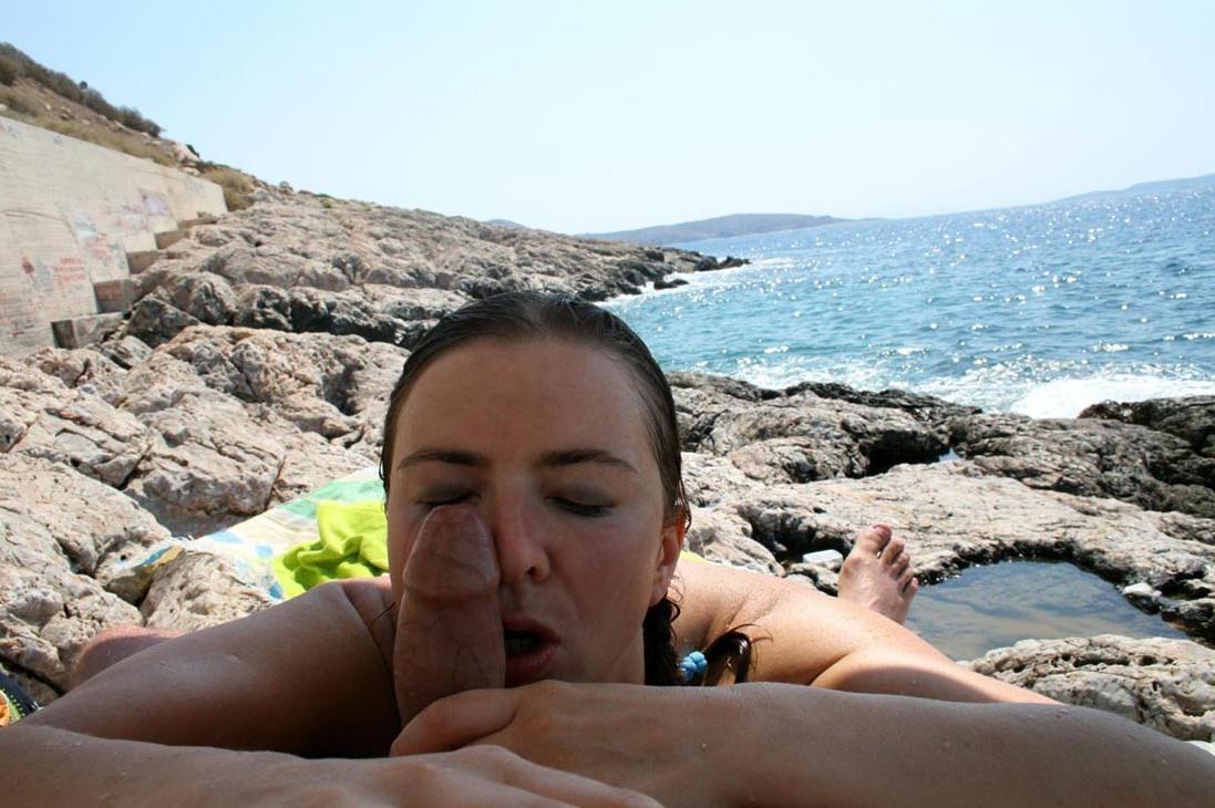 20P Amateur wife full blowjob on the beach