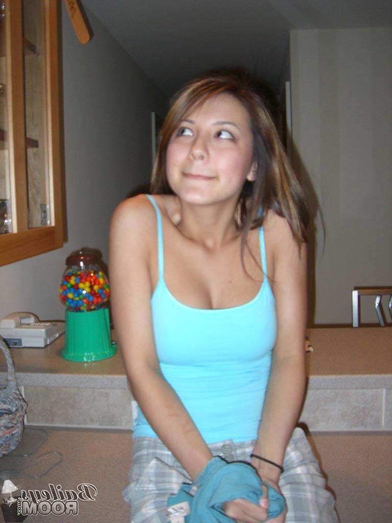 16P Real amateur teen girl topless in kitchen