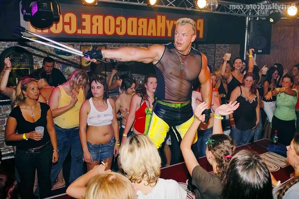 15P Drunk amateur sluts fucking like pros at public sex party