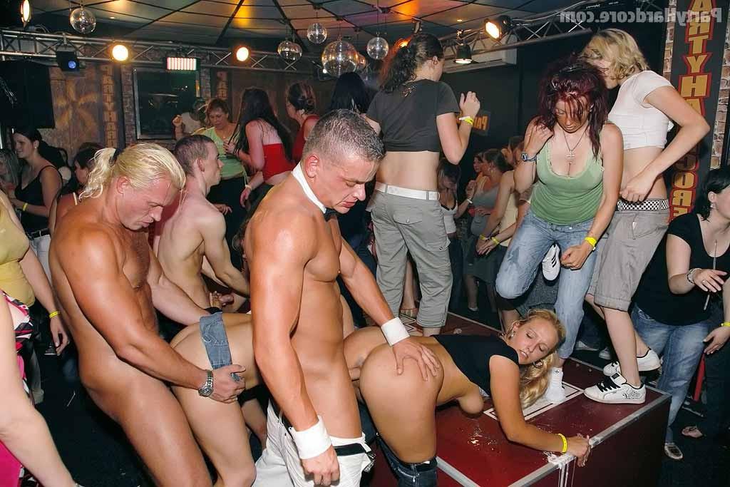 15P Drunk amateur sluts fucking like pros at public sex party