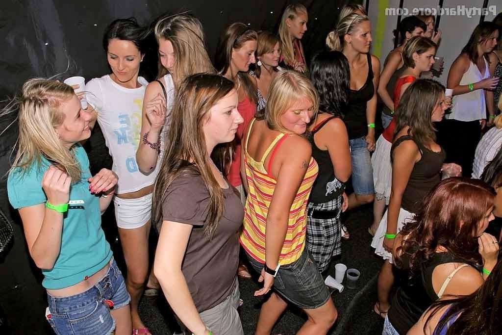 15P Drunk amateur chicks fucking some horny male strippers