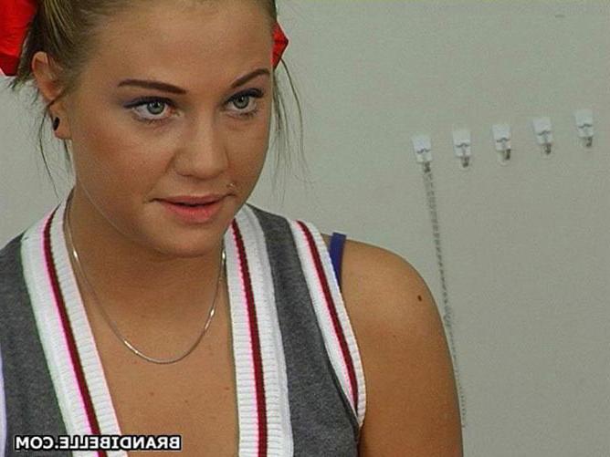 15P Amateur school girl hardcore sex and washes hands with cum