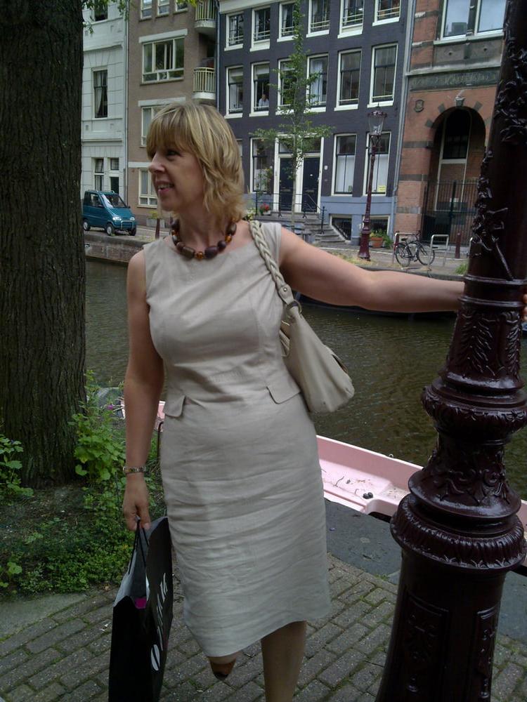 25P 9. UK wife, Jane