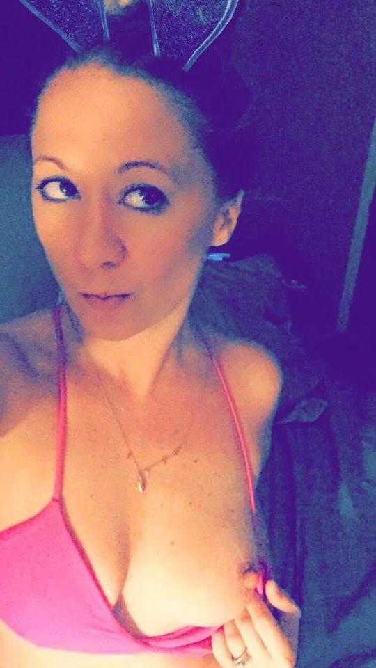 25P MILF Tara Sucking Cock