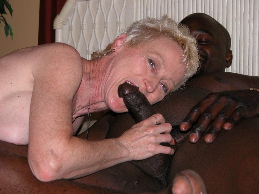 25P Older and hot 298 (Blowjob black cock)