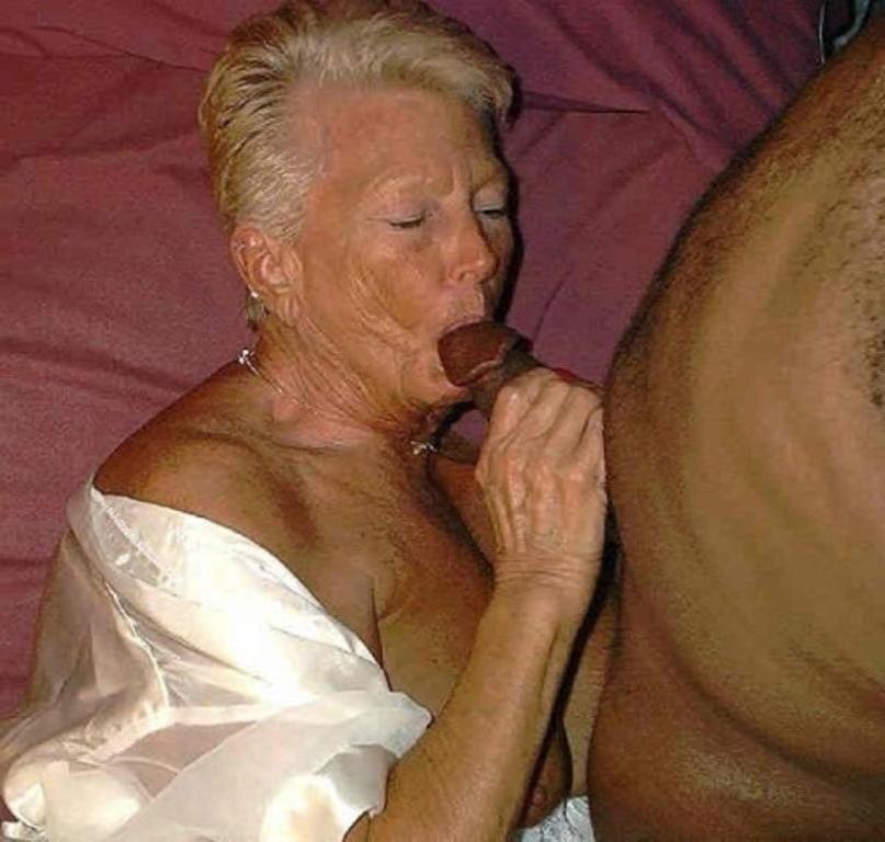 25P Older and hot 298 (Blowjob black cock)
