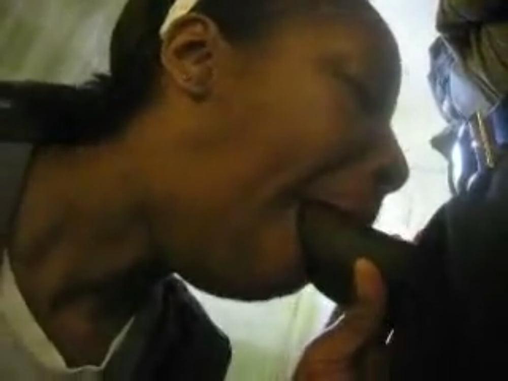 25P Hotel Guest Get A Blowjob From The Maid