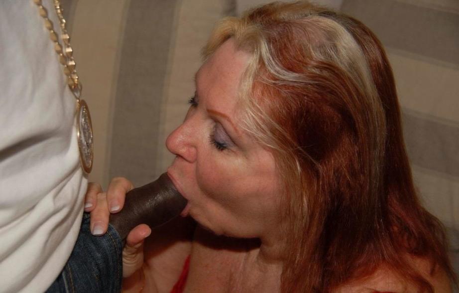 25P Pics 2544 - Sucking His Dick