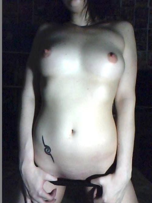 25P EXPOSED VALENTINA MORENTE