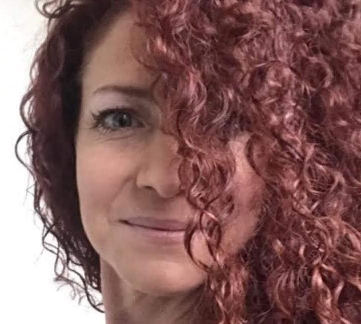 21P Red Headed Wife Exposed Sucking COck