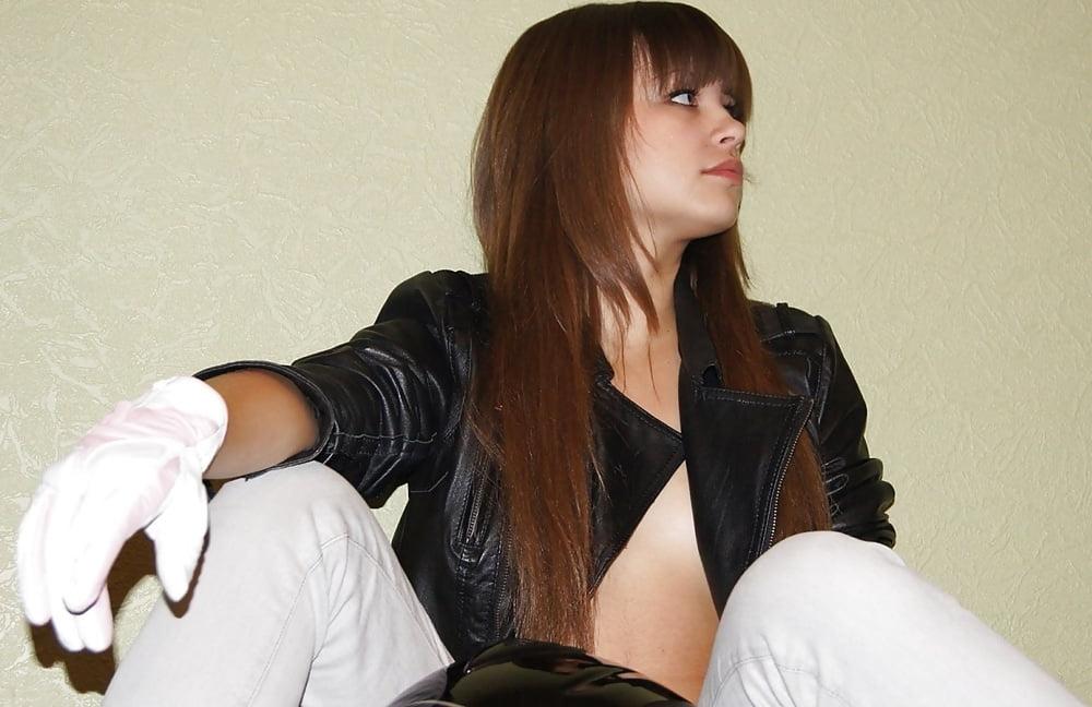 25P Sexy brunette Teen has Fun at Home