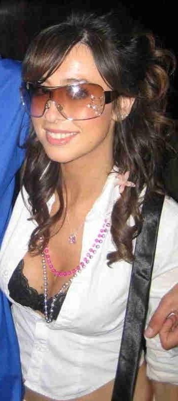 25P Beautiful brunette cocksucker from Texas