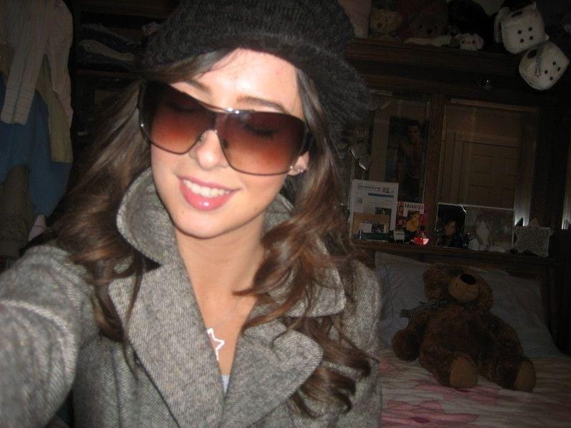25P Beautiful brunette cocksucker from Texas