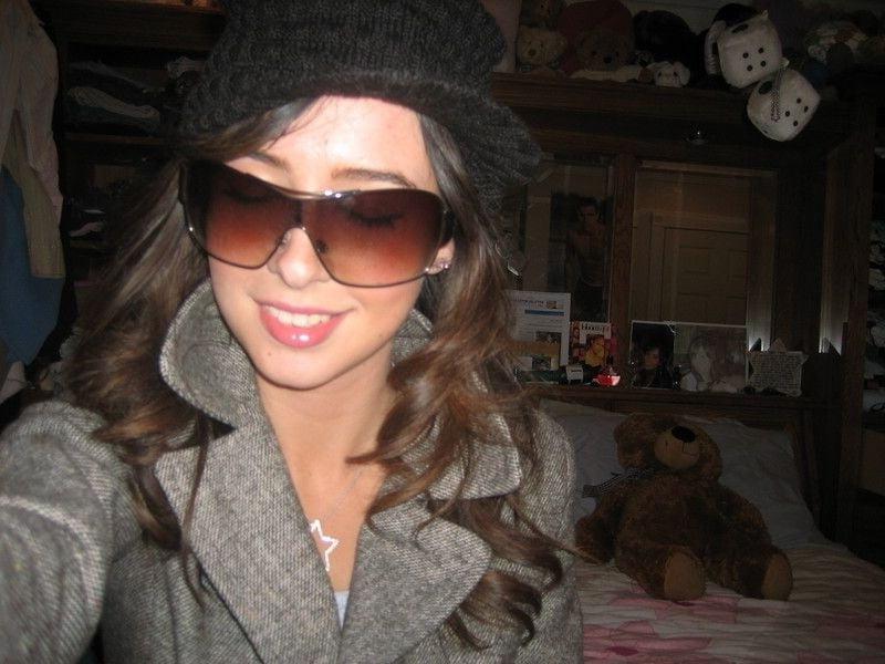 25P Beautiful brunette cocksucker from Texas