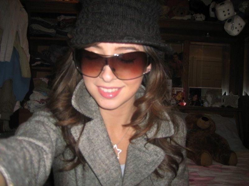 25P Beautiful brunette cocksucker from Texas
